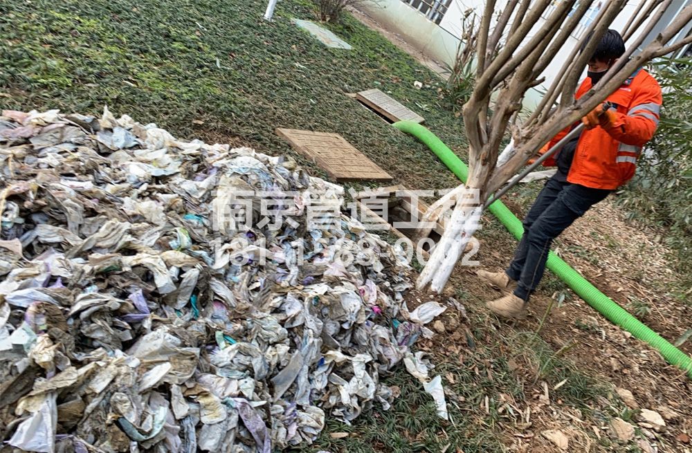 315山西路化粪池垃圾清理